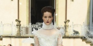 Elegia della sfilata Raffaella Curiel A/I 2018 Sfilata a/i 2018 Raffaella Curiel - Abito da Sposa