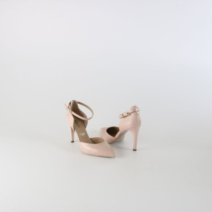 Scarpe da cerimonia per invitate alle nozze: i consigli di FablesWedding